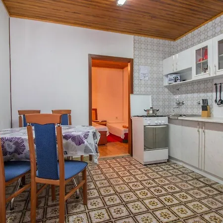 Apartment 5492a
